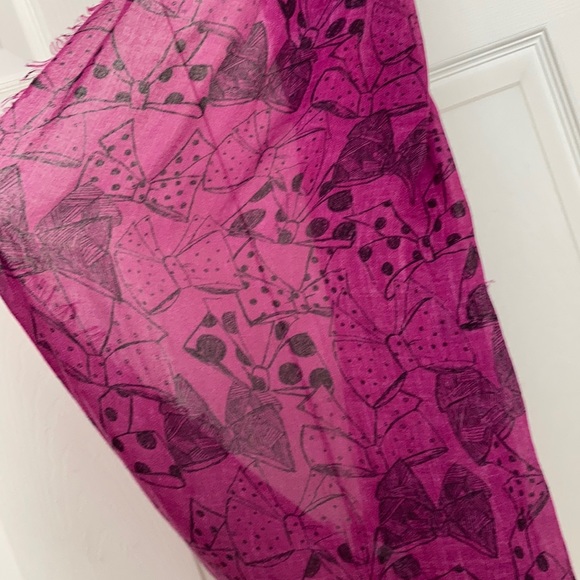 BCBGeneration Infinity Scarf with Bow Design - Picture 2 of 4